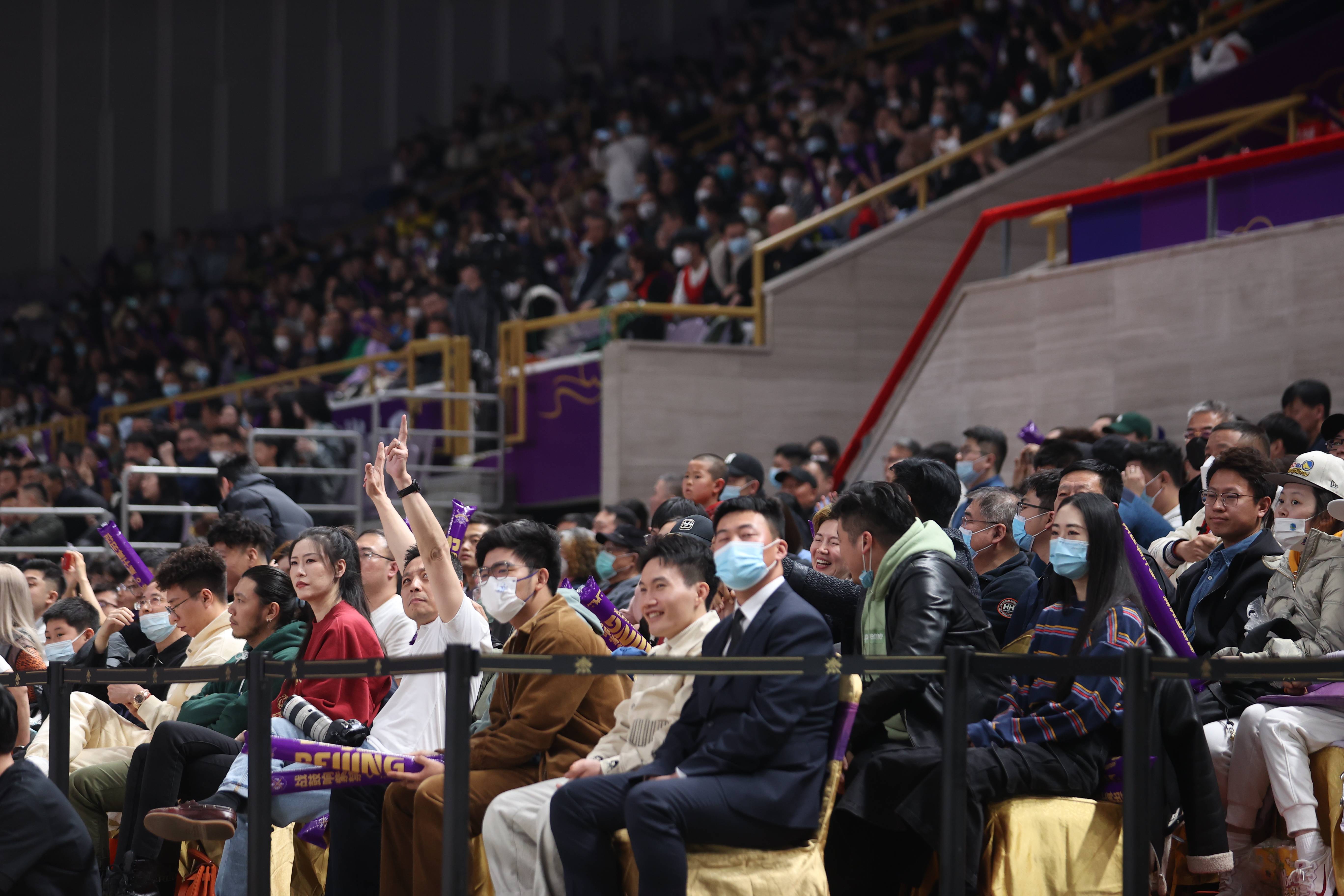 APP下载-莎拉波娃重返赛场，持续失利首场状态出色，MAD观众沸腾！全场沸腾不已-APP下载