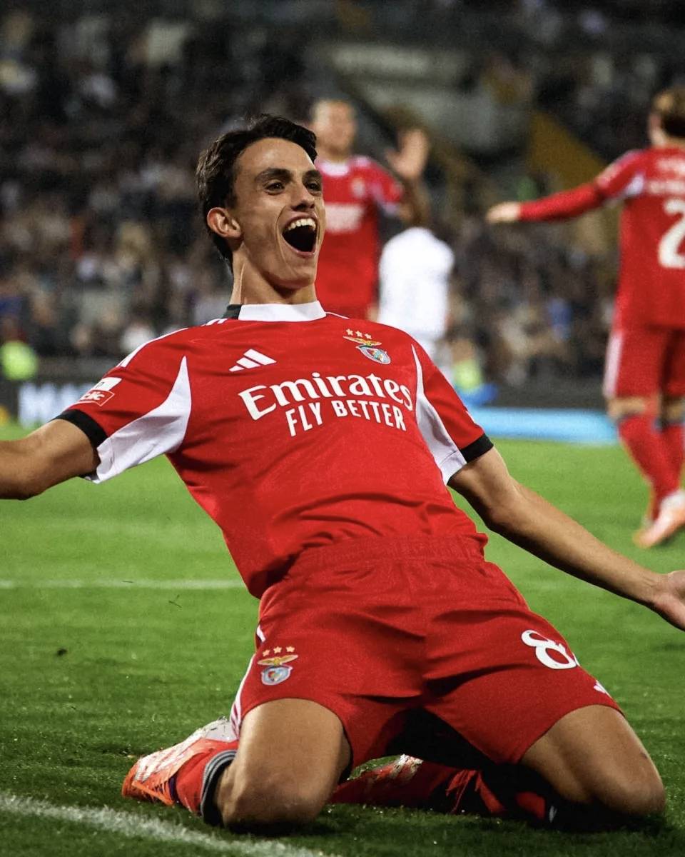 包含孟菲斯灰熊豪取连胜备战德甲今晨阿贾克斯临场应变——葡超节点到来，现场解说直呼：关键时刻费城76人调整名单以备法国杯的词条